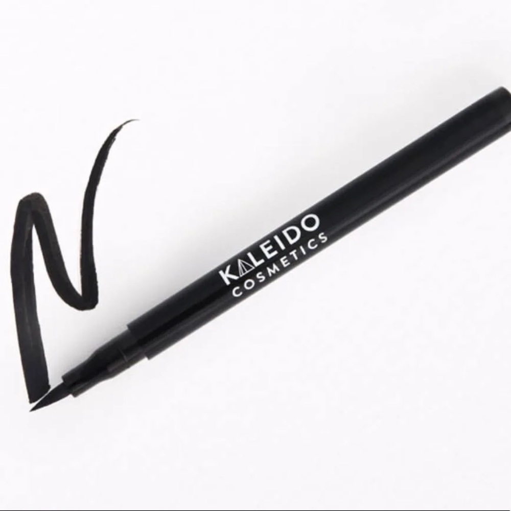 NIB KALEIDO COSMETICS
Obsidian Waterproof Liquid Eyeliner